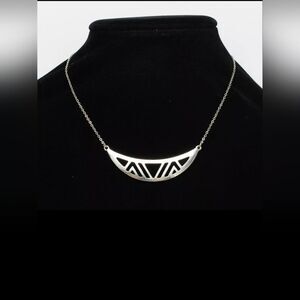 Silver Tone Pendant Necklace by Urban Outfitters UK NWT 16"+3"